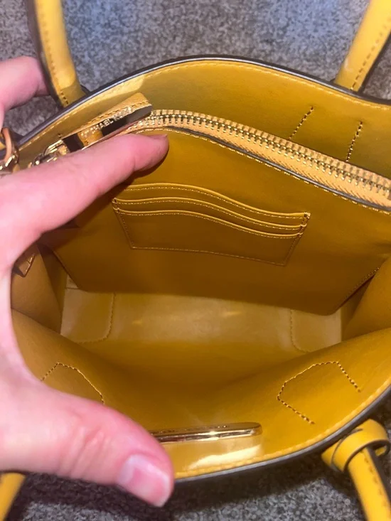 Michael Kors Mercer bag in Marigold - Picture 10 of 11